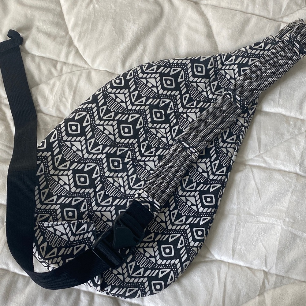 Kavu Black and White Geometric Patterned Rope Sling Bag - Picture 6 of 12